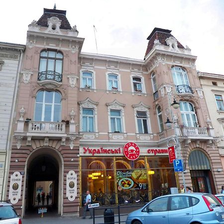 Exclusive Apartment On Shevchenko Avenue 10 Lviv Ngoại thất bức ảnh