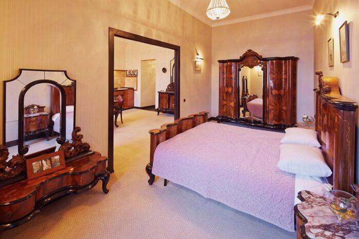 Exclusive Apartment On Shevchenko Avenue 10 Lviv Ngoại thất bức ảnh