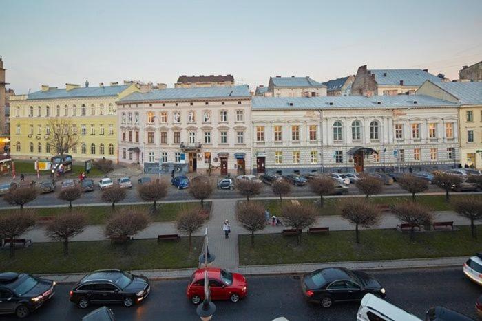 Exclusive Apartment On Shevchenko Avenue 10 Lviv Ngoại thất bức ảnh